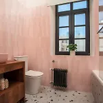 Lou *