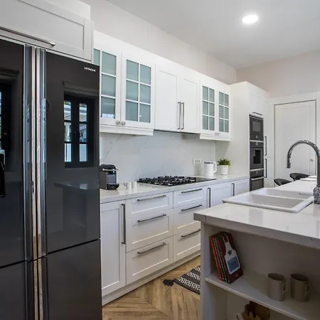 Lou ヴィラ Rhodes City