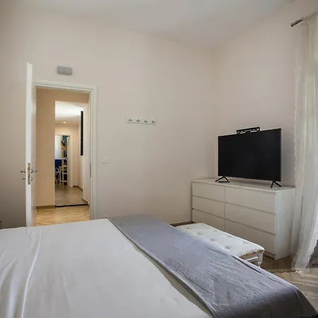 Lou ヴィラ Rhodes City