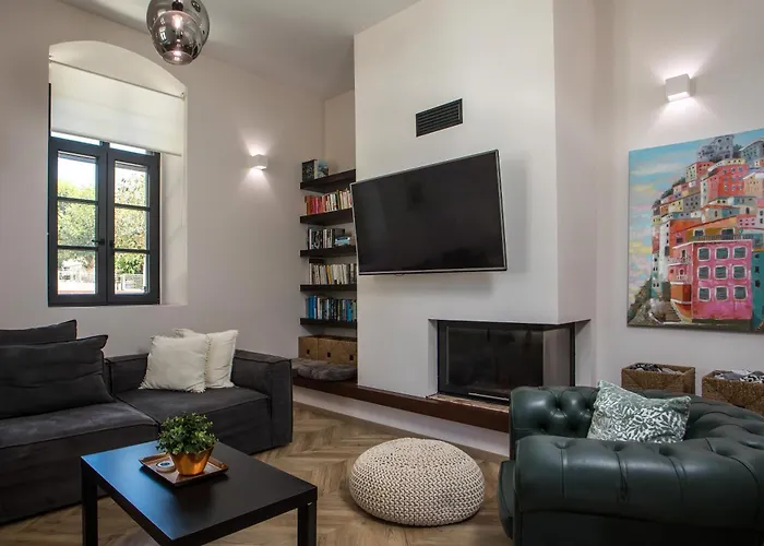 Lou * עיר רודוס