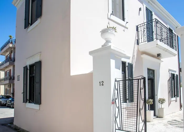 Lou Vila Rhodes City