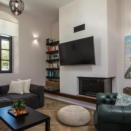 Lou * עיר רודוס