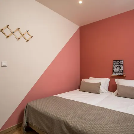 Lou * עיר רודוס